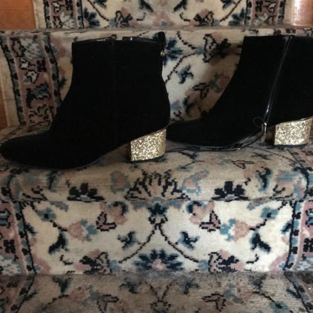 Arizona Jeans boots with Memory Foam (never worn)